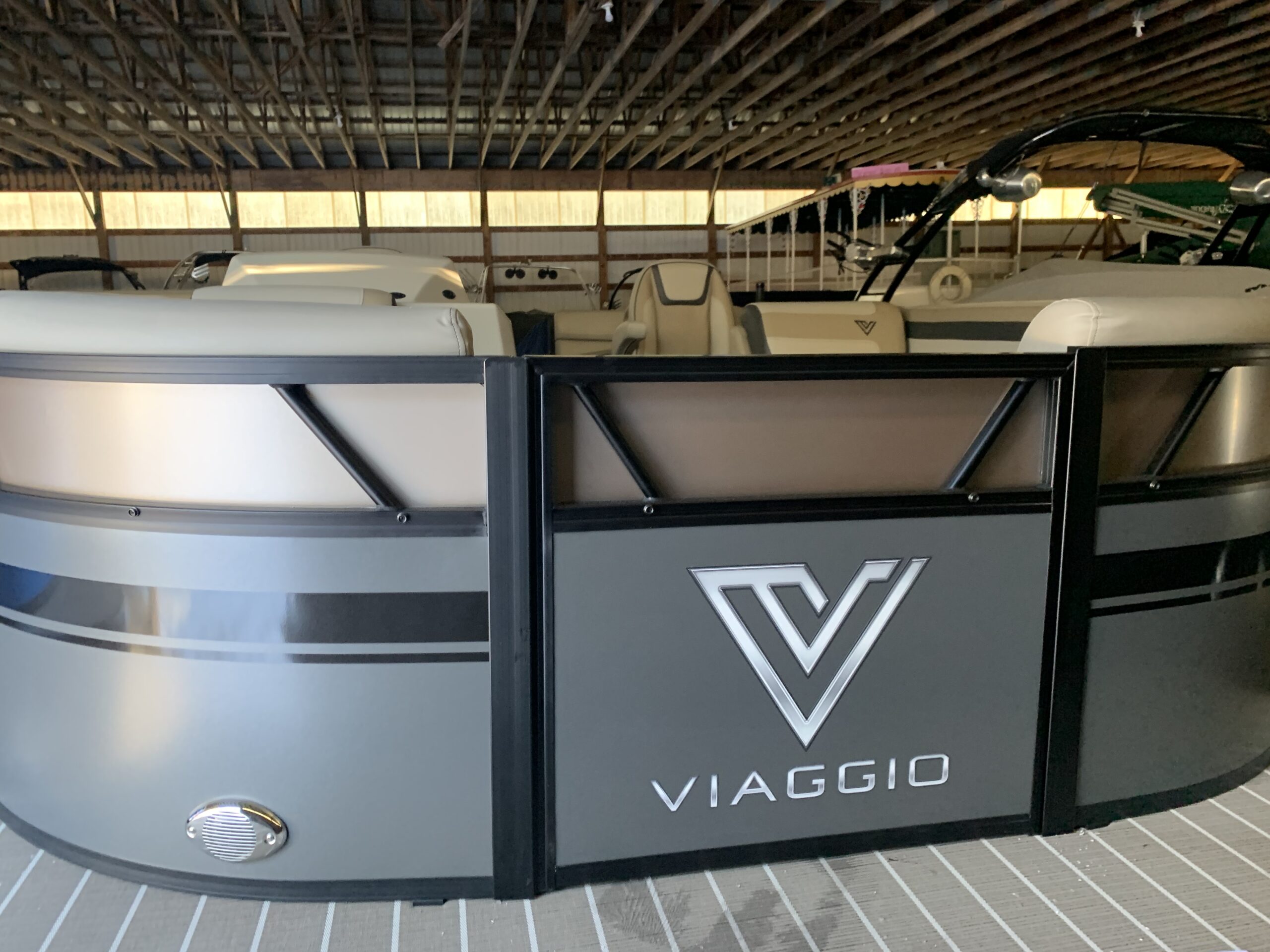 2022 Viaggio Lago 22U with 115HP *SALE PENDING*