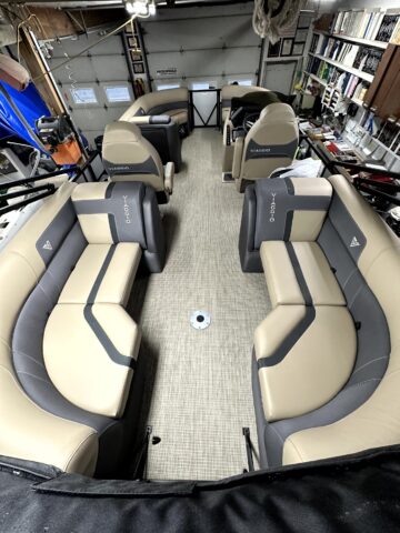 2024 Viaggio Lagox 22u w/115hp *SOLD*