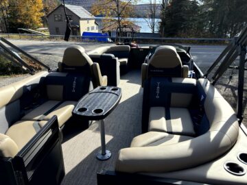 2025 Viaggio LagoX 20u w/115hp *SOLD*